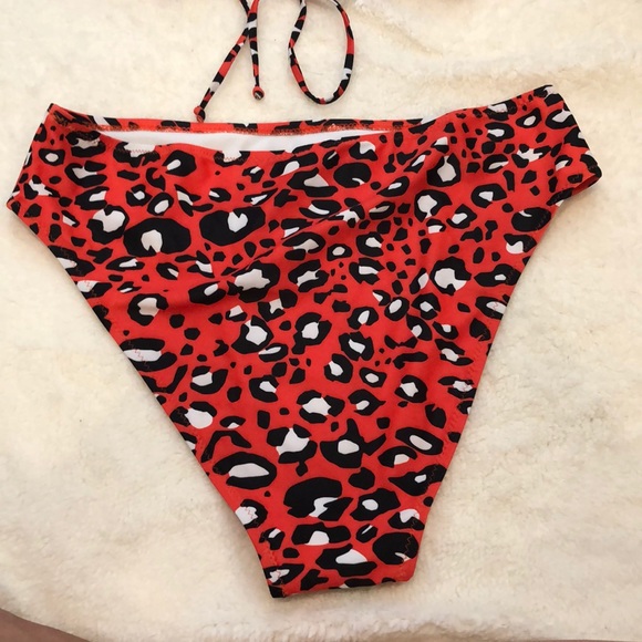 BIKINI - Picture 7 of 8